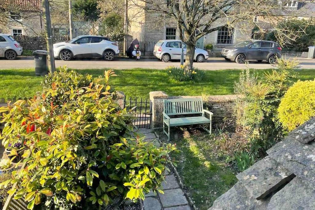 Hebe Cottage - Idyllic And Homely With Attention To Detail Atworth Esterno foto