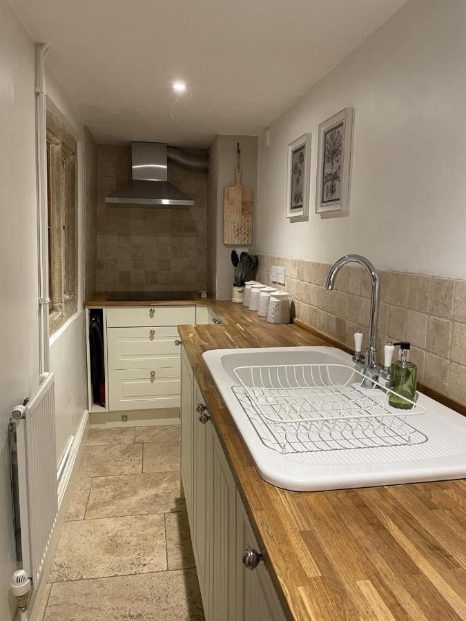 Hebe Cottage - Idyllic And Homely With Attention To Detail Atworth Esterno foto