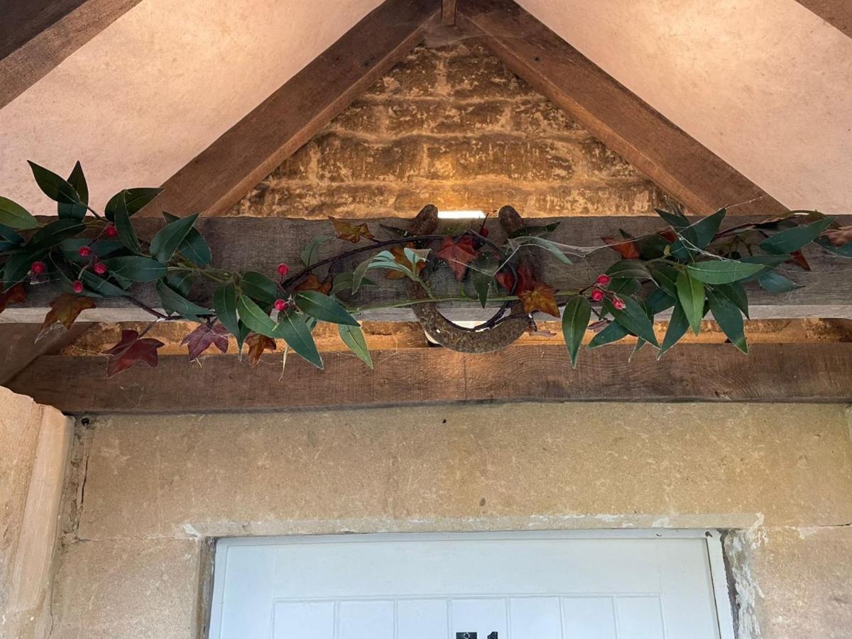 Hebe Cottage - Idyllic And Homely With Attention To Detail Atworth Esterno foto