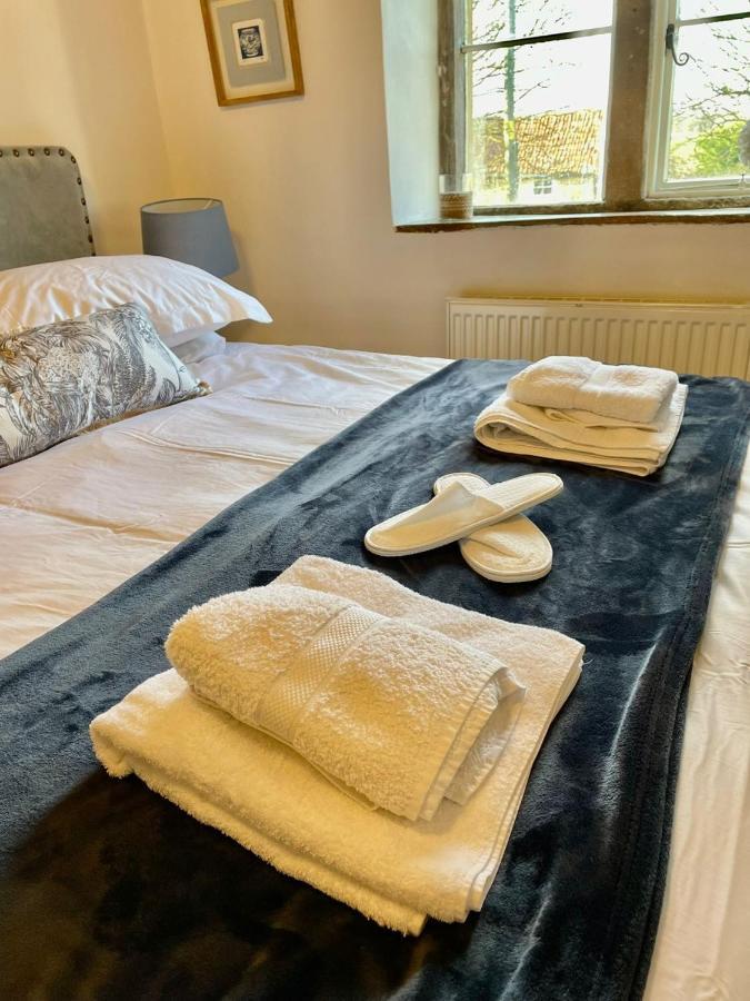 Hebe Cottage - Idyllic And Homely With Attention To Detail Atworth Esterno foto