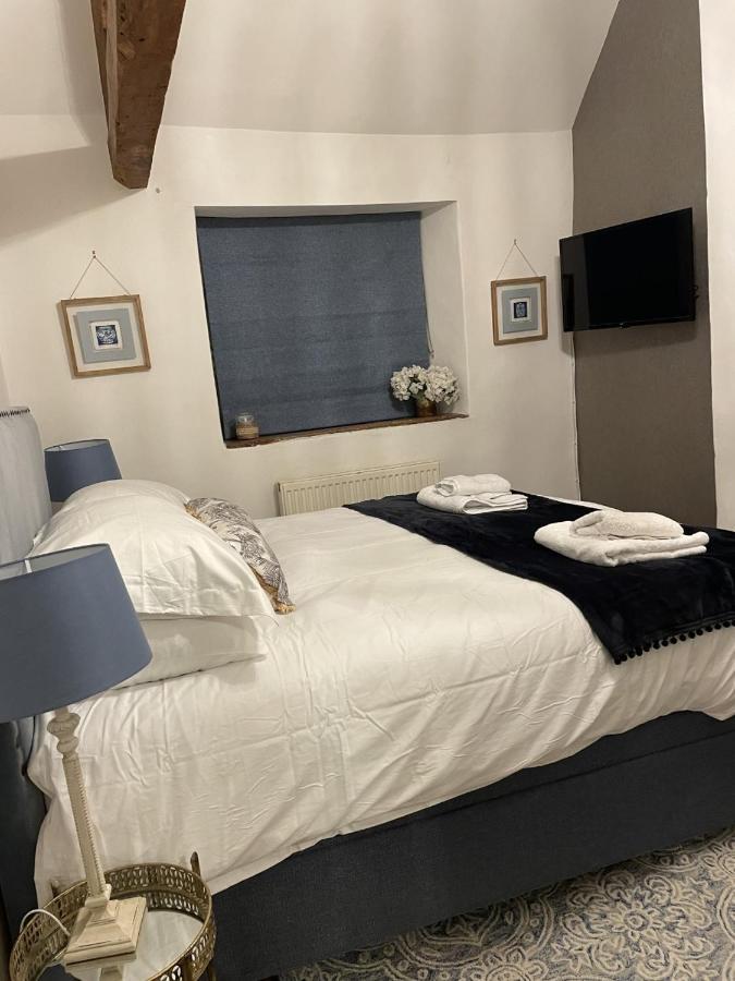 Hebe Cottage - Idyllic And Homely With Attention To Detail Atworth Esterno foto
