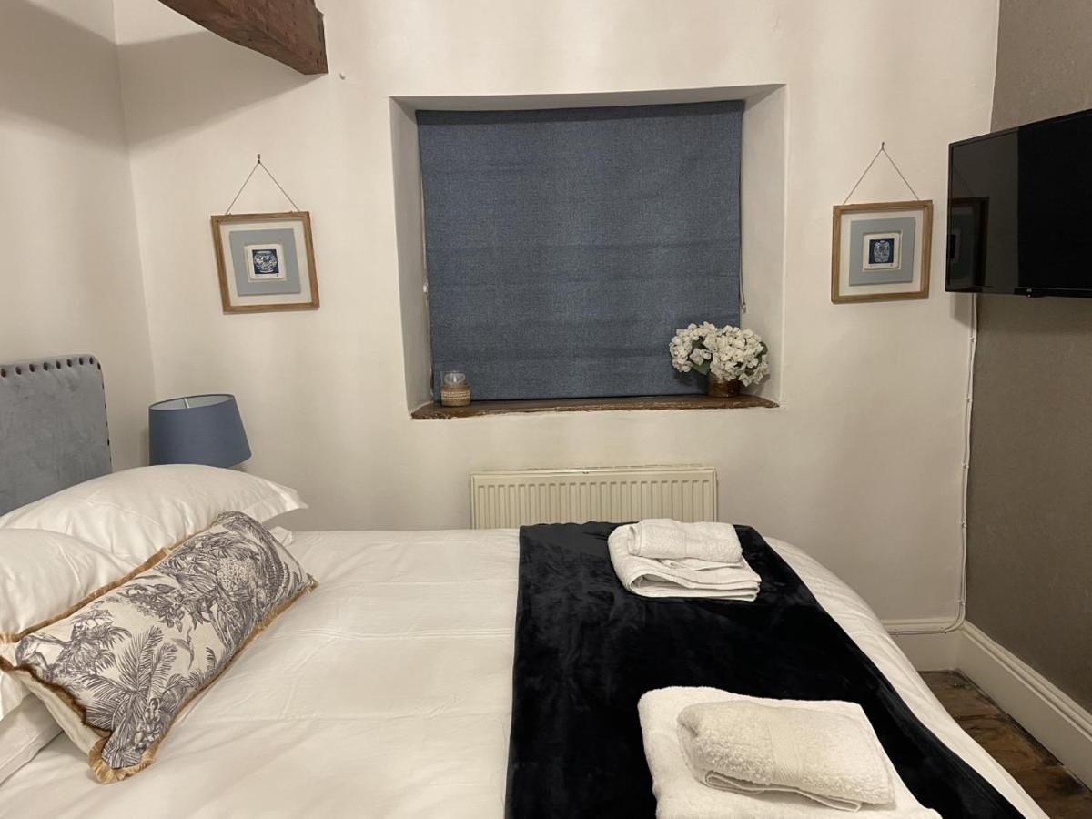 Hebe Cottage - Idyllic And Homely With Attention To Detail Atworth Esterno foto